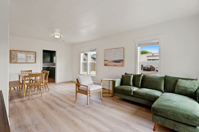 Dinning Table - 123 2nd St SE