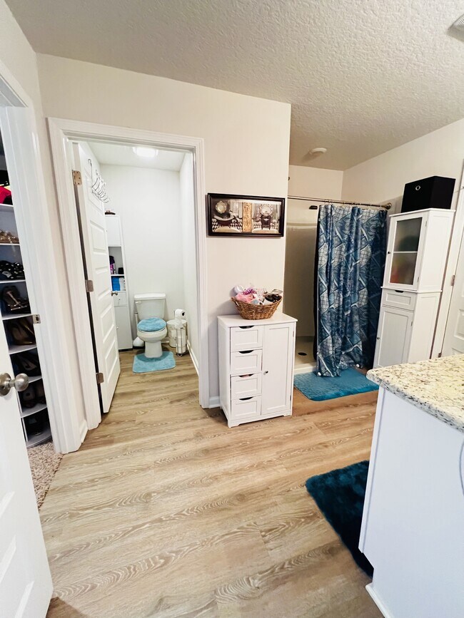 Building Photo - 603 Champ Trl