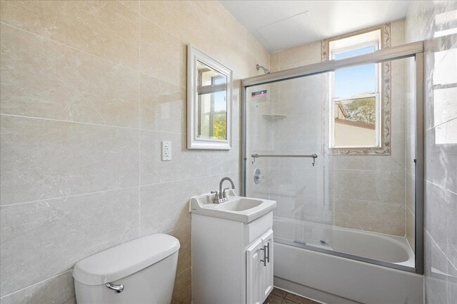 Building Photo - 3-5 Potter Pl