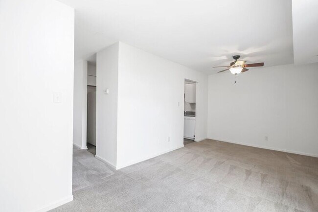 Building Photo - 307 Ellery Ct