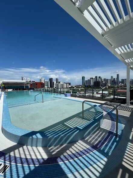 Building Photo - 264 NW 31st St