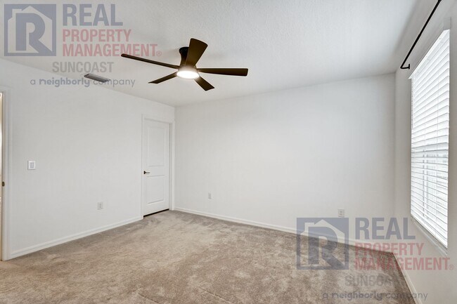 Building Photo - 8937 Daybreak St