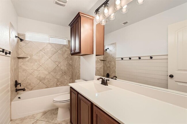 Building Photo - 2330 Blake Way