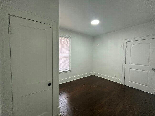 Building Photo - 1165 Virginia Park St