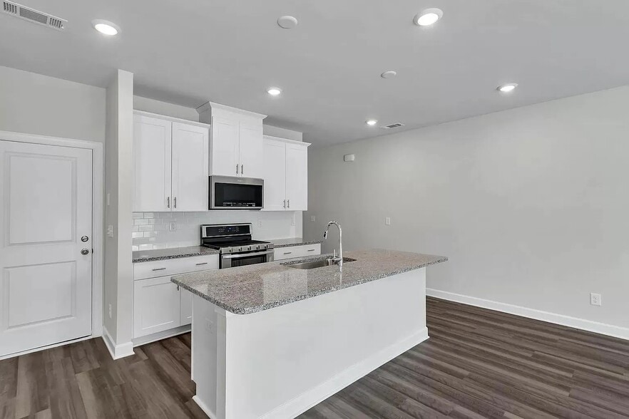 Building Photo - 1010 Maltby St