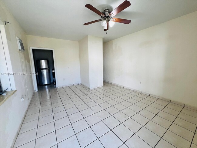 Building Photo - 3072 SW 16th St
