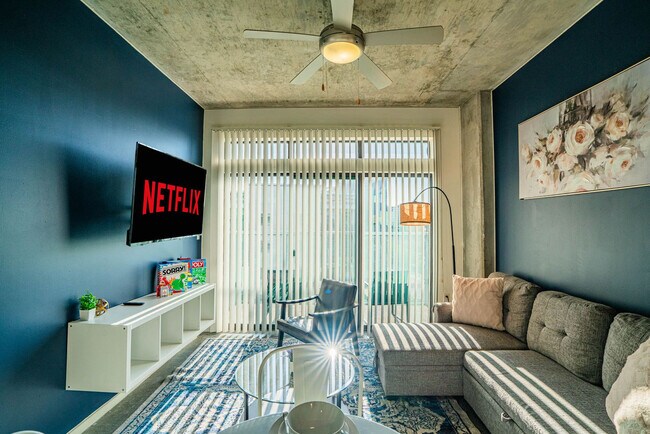 Building Photo - 333 E Roosevelt St