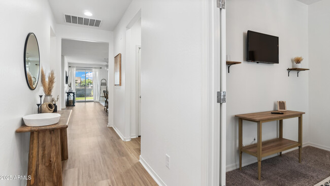 Building Photo - 17508 W Smt Dr