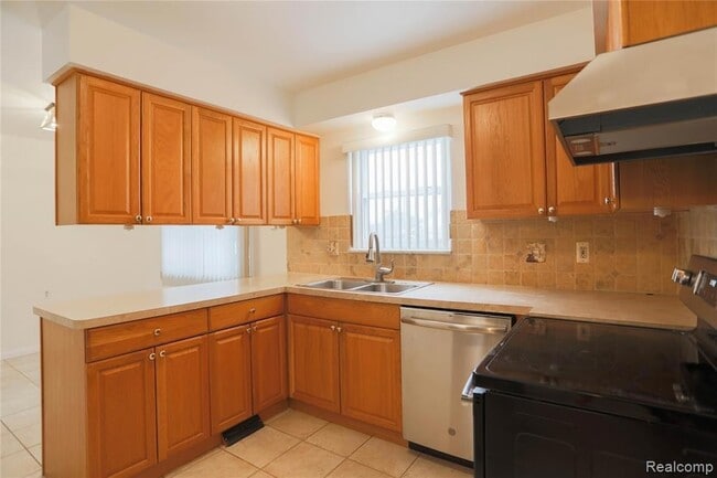 Building Photo - 20720 Meier Rd