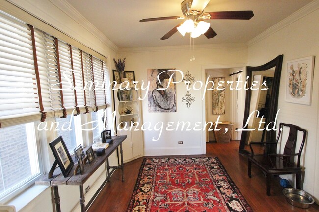 Interior Photo - 5826-28 N Ridge