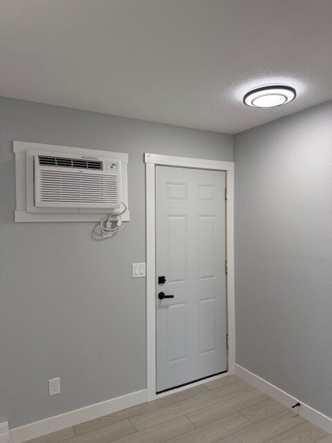 Building Photo - 1413 Charles St