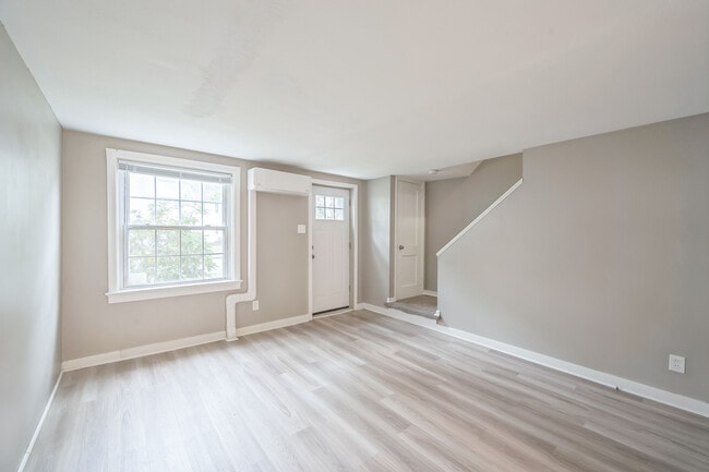 Building Photo - 144 Sunrise Dr