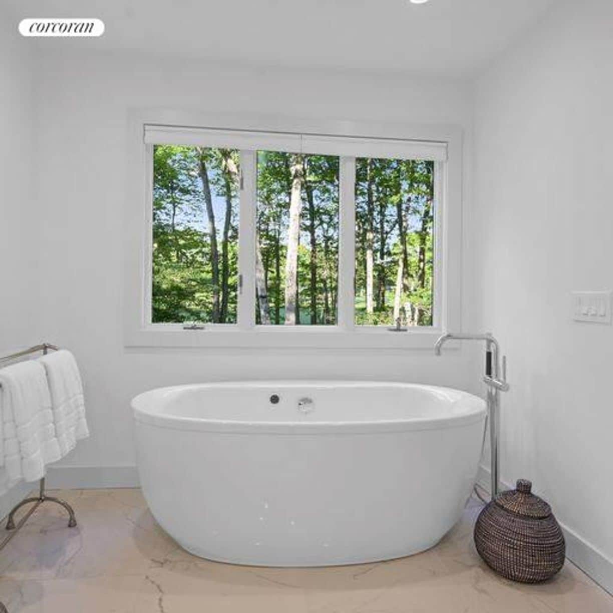 Building Photo - 2855 Deerfield Rd