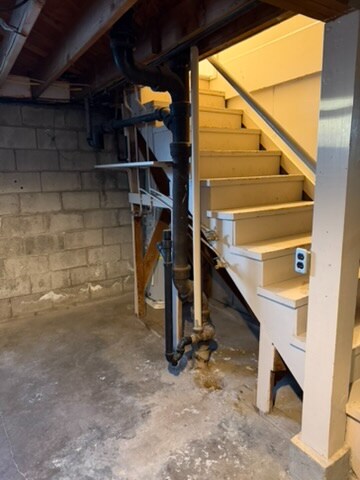 Building Photo - 289 W 19th St