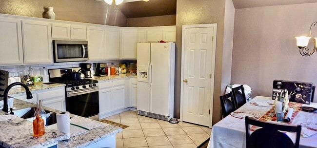 Building Photo - 4717 Deer Ridge Blvd