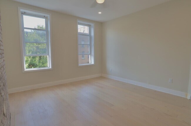 Building Photo - 931 Park Ave