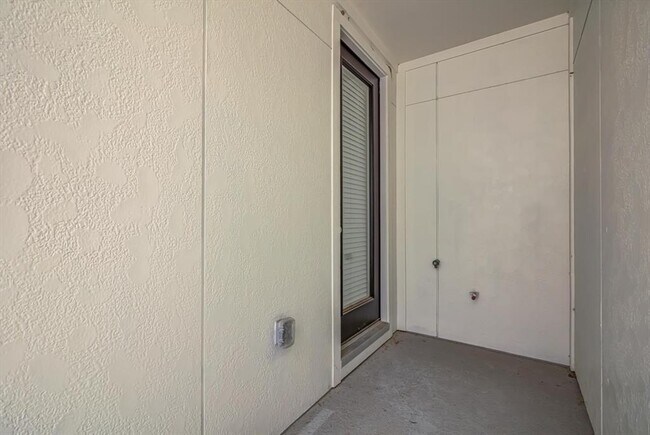 Building Photo - 3019 Hicks St