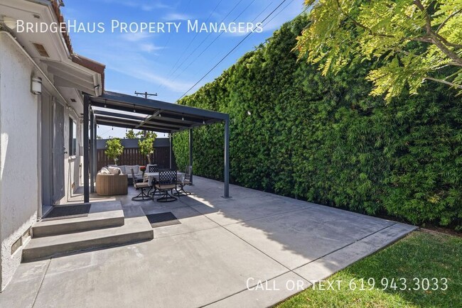 Building Photo - 3266 Goldfinch St