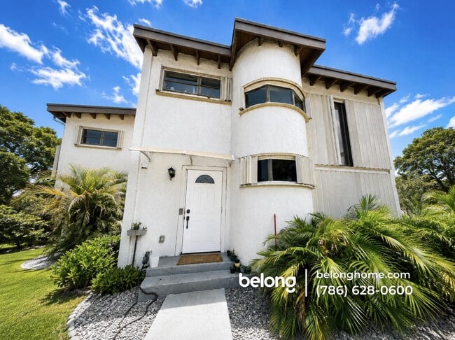 Building Photo - 7130 SW 112th Ct