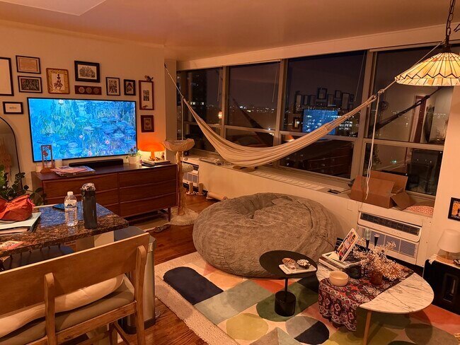 Building Photo - 3550 N Lake Shore Dr