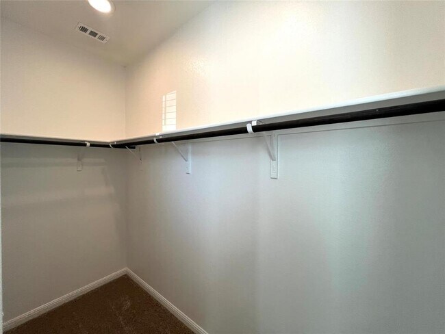 Building Photo - 302 Elm Br Trl