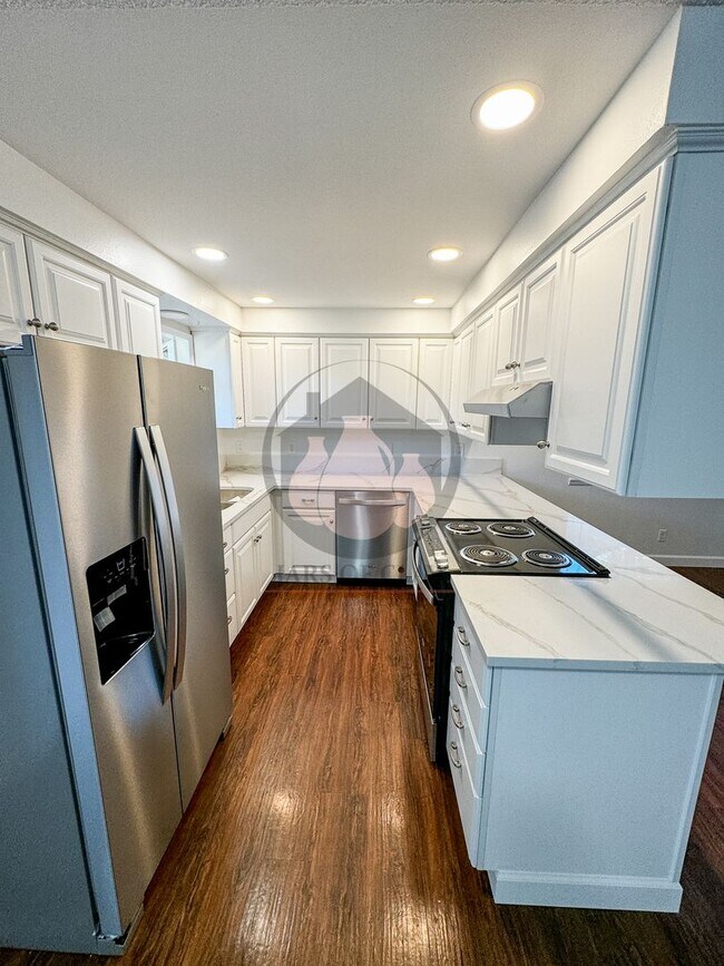 Building Photo - Single Level House- READY TO RENT!!!!