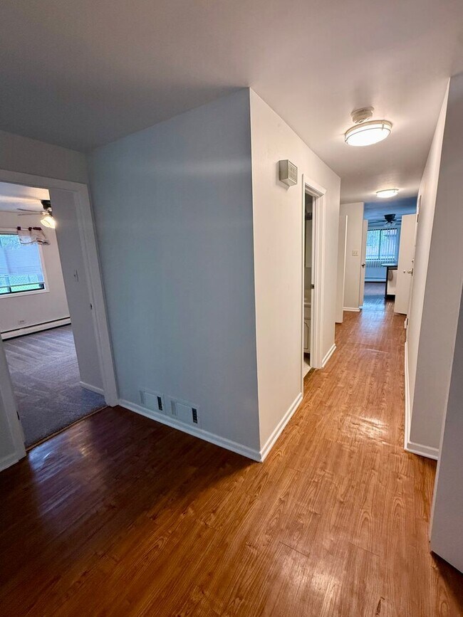 Building Photo - 14723 Kilpatrick Ave