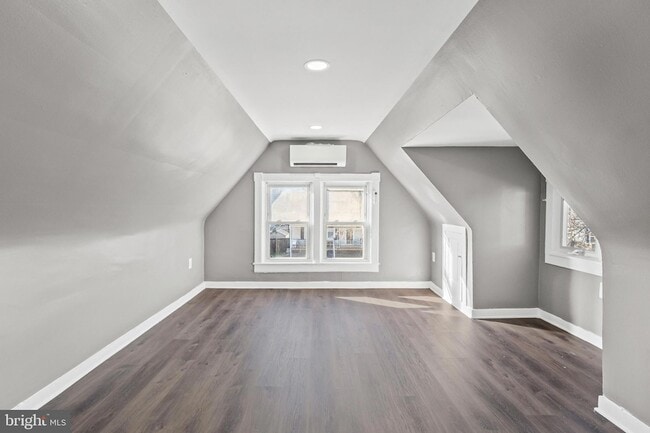 Building Photo - 3014 Royston Ave