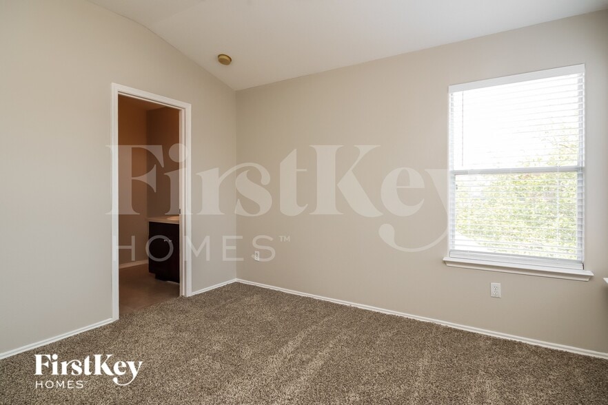 Building Photo - 8610 Sunny Gallop Dr