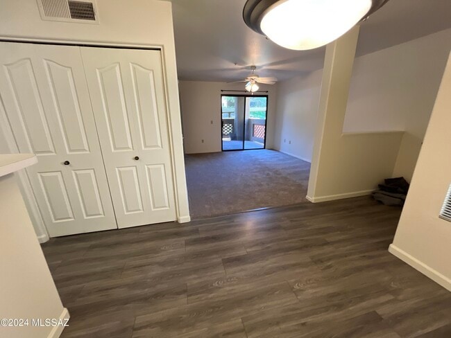 Building Photo - 5751 N Kolb Rd