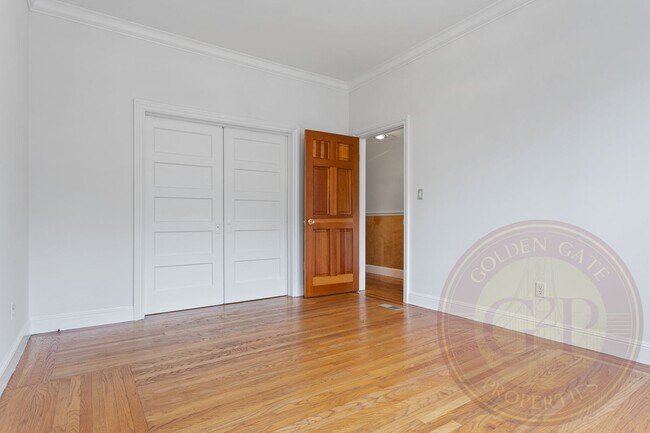 Building Photo - 1640-1642-1642 Leavenworth St