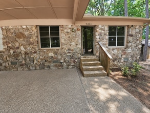 Building Photo - 9122 Tanya Dr