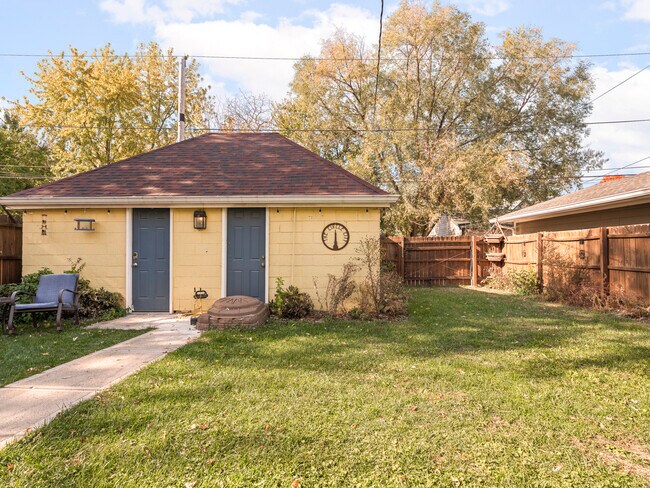 Building Photo - 622 N Hamilton Ave