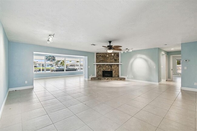 Building Photo - 5050 Porpoise Pl