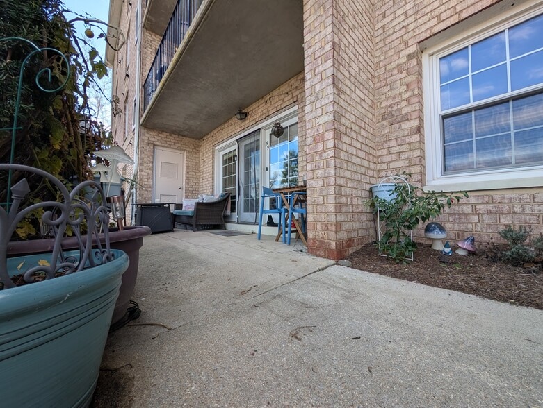 Building Photo - 12709 Gordon Blvd