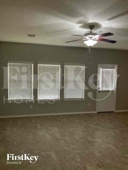 Building Photo - 150 Meadow Mill Dr
