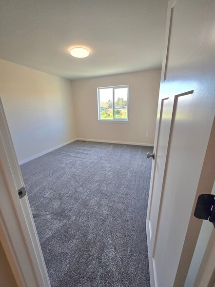 Bedroom 3 with View of UI Arboretum. - 1408 Edington Ave