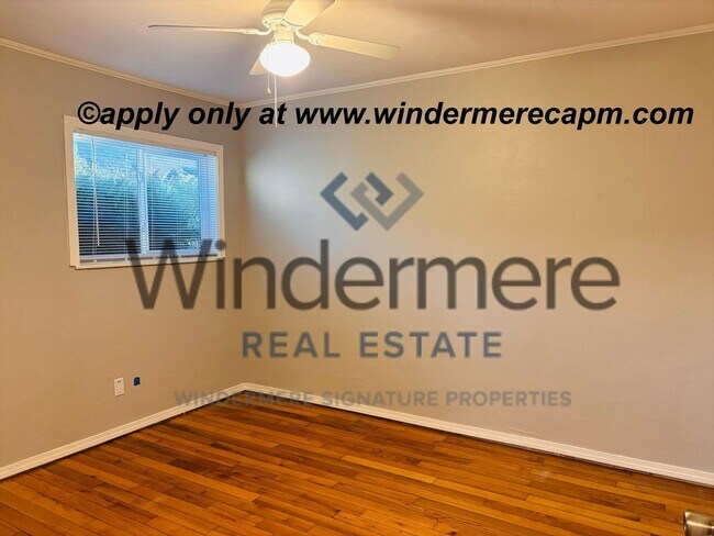 Building Photo - Charming 4 bedroom Home in Tahoe Park w/ E...