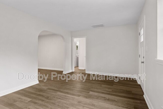 Building Photo - 1610 Parkway Dr