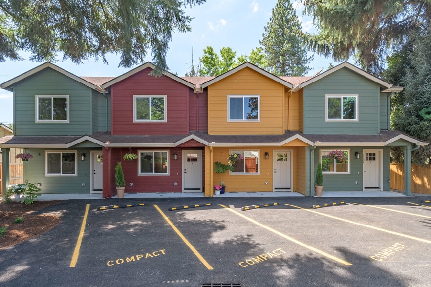Building Photo - 2104 Westwood Ln