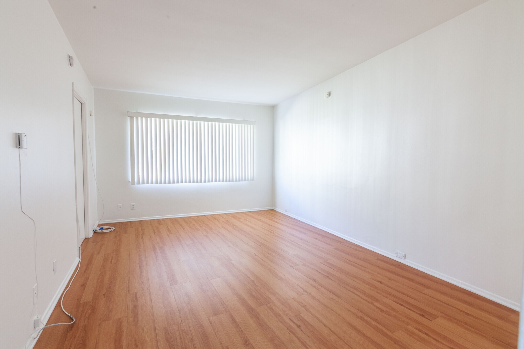 Building Photo - 667 Levering Ave