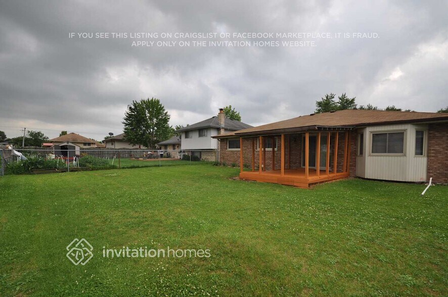 Building Photo - 17837 66th Ave