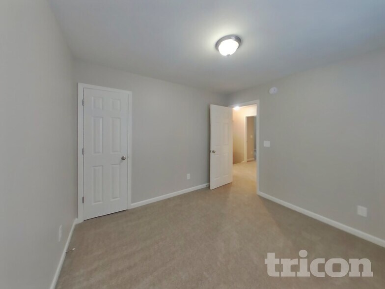 Building Photo - 321 Lingonberry Dr