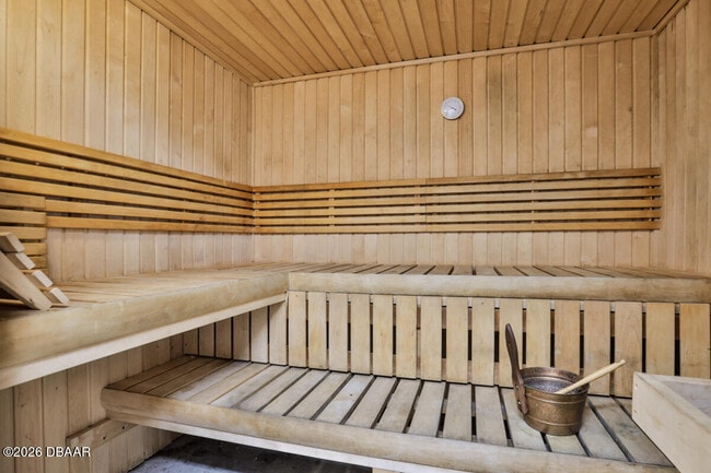 Building Photo - 2801 S Ridgewood Ave