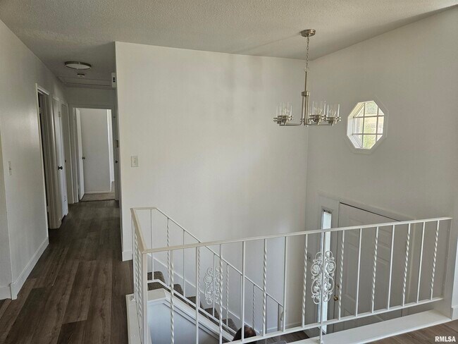 Building Photo - 2530 Saint John Ct
