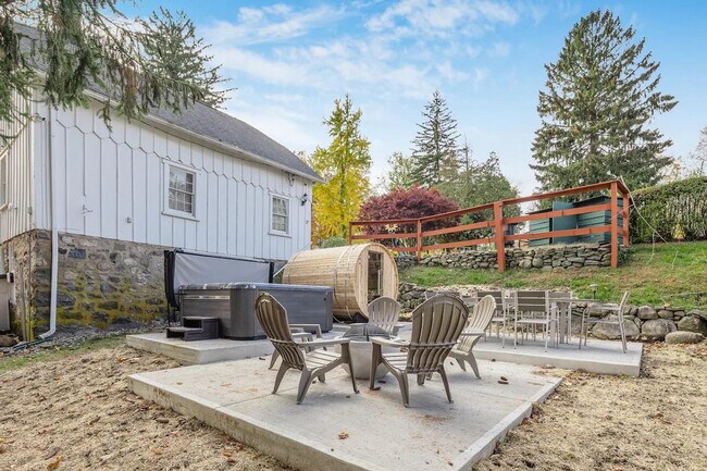 Building Photo - 58 Montebello Rd