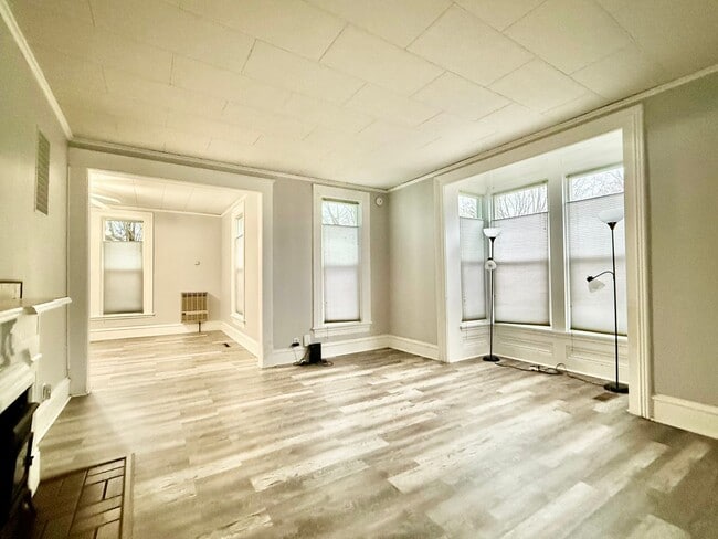 Building Photo - 1402 O Ave