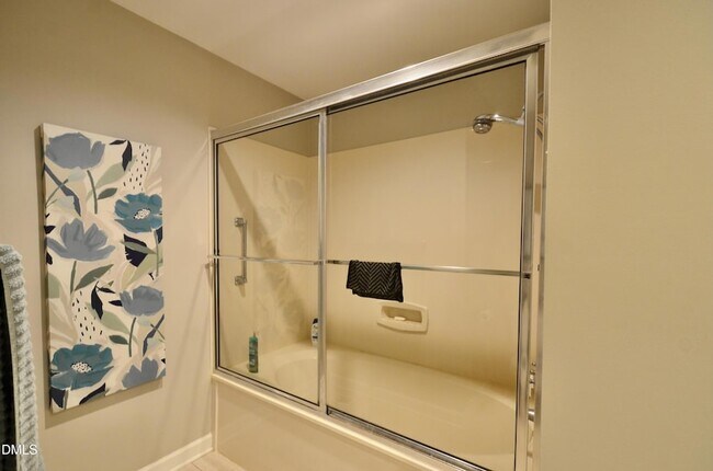Building Photo - 531 Weathersfield