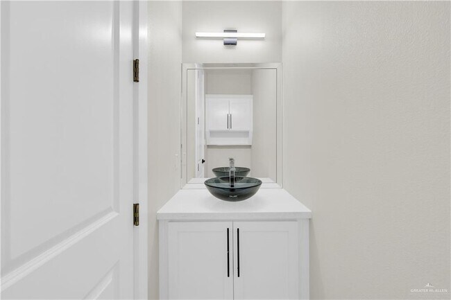 Building Photo - 31 Tierra Escondido