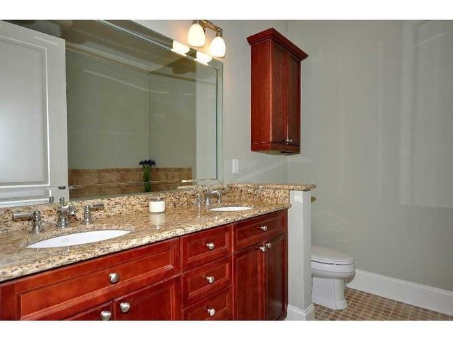 Building Photo - 3635 E Paces Cir